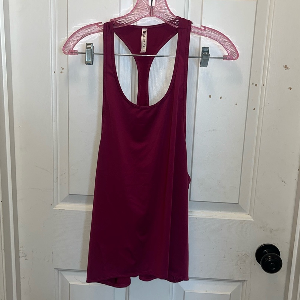 LIKE NEW Fabletics Women’s Workout Tank - Fuschia (?) - Sz Medium
